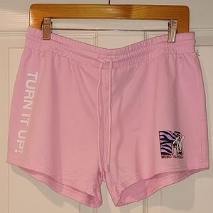 OFFICIAL MTV TURN IN UP PINK SHORTS
SIZE: LARGE
NE
